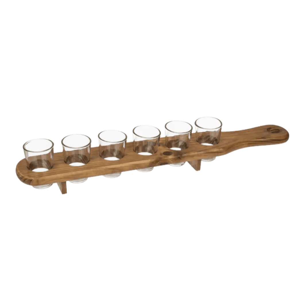 Detail van Shotglaasjes Serveerplank - Houten Lat met 6 Glaasjes - Cadeautip voor bierliefhebbers